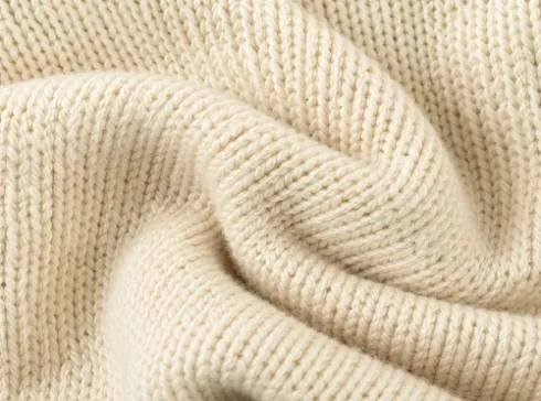 Knitted Fabric Explained: En teknisk guide till konstruktion, sammansättning och skötsel