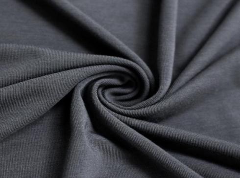 Polyester Linen Jersey Stickad Produktegenskaper och användningsområden